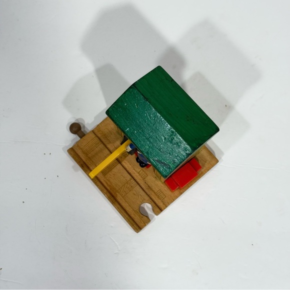 Vintage Thomas the Train Brio Wooden Train Station Toy Green Roof Pretend Play - Picture 8 of 9